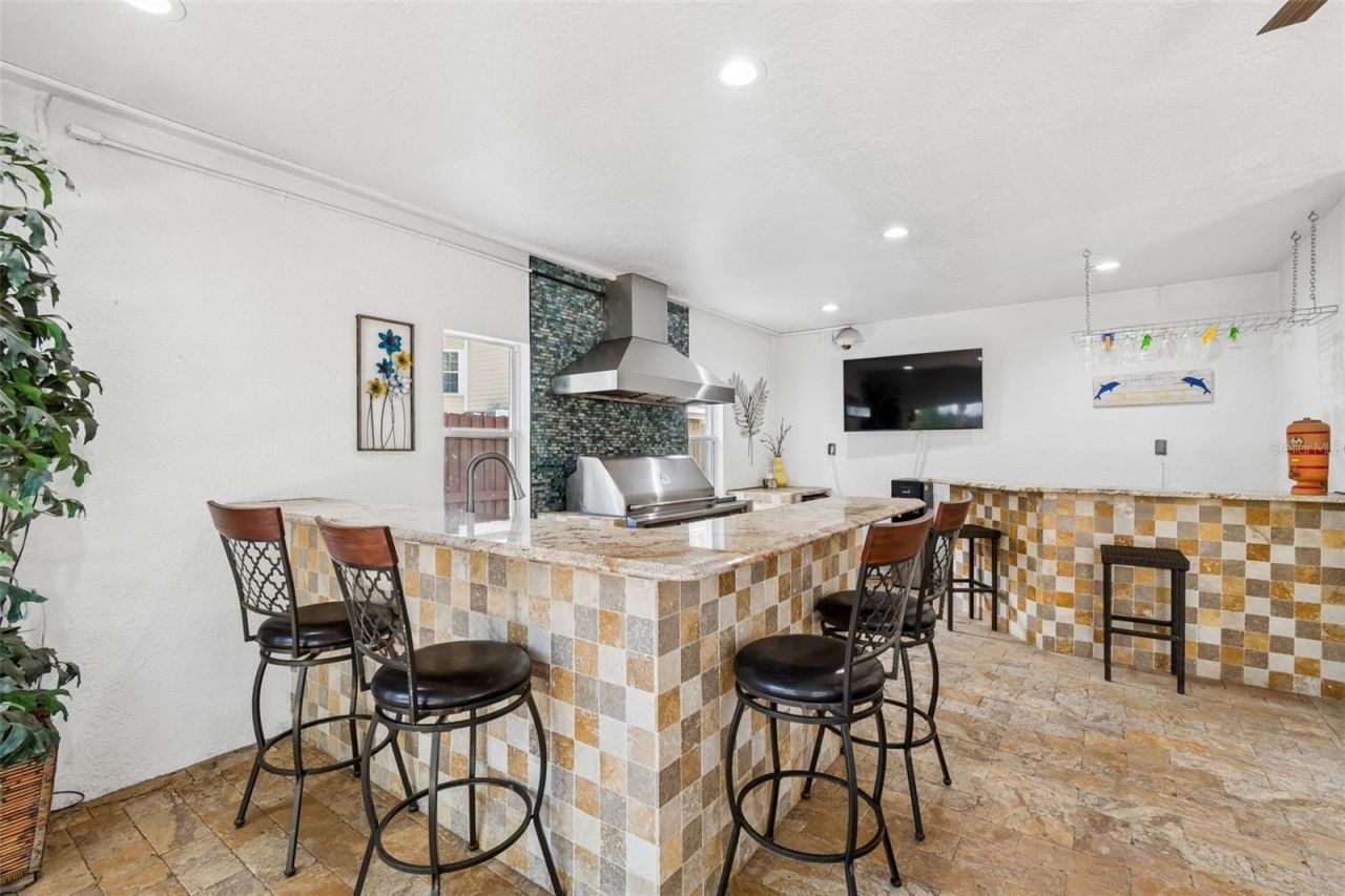 6233 Bayshore Boulevard, Tampa, FL 33611 Photo