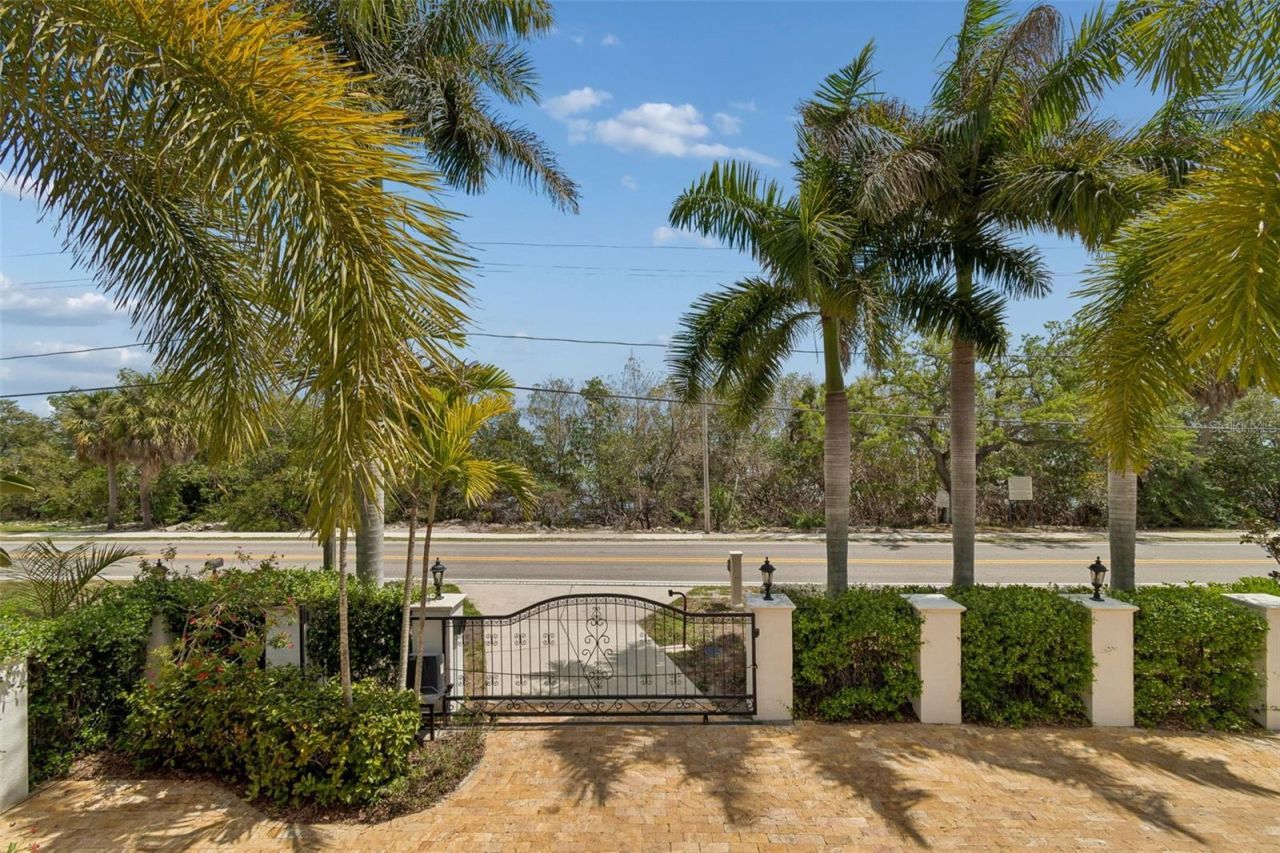 6233 Bayshore Boulevard, Tampa, FL 33611 Photo