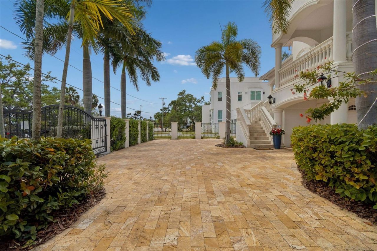 6233 Bayshore Boulevard, Tampa, FL 33611 Photo