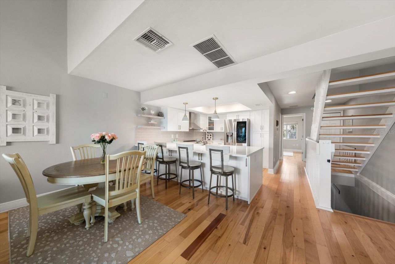 2515 Bay Boulevard, Unit B, Indian Rocks Beach, FL 33785 Photo