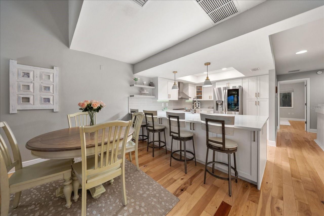 2515 Bay Boulevard, Unit B, Indian Rocks Beach, FL 33785 Photo