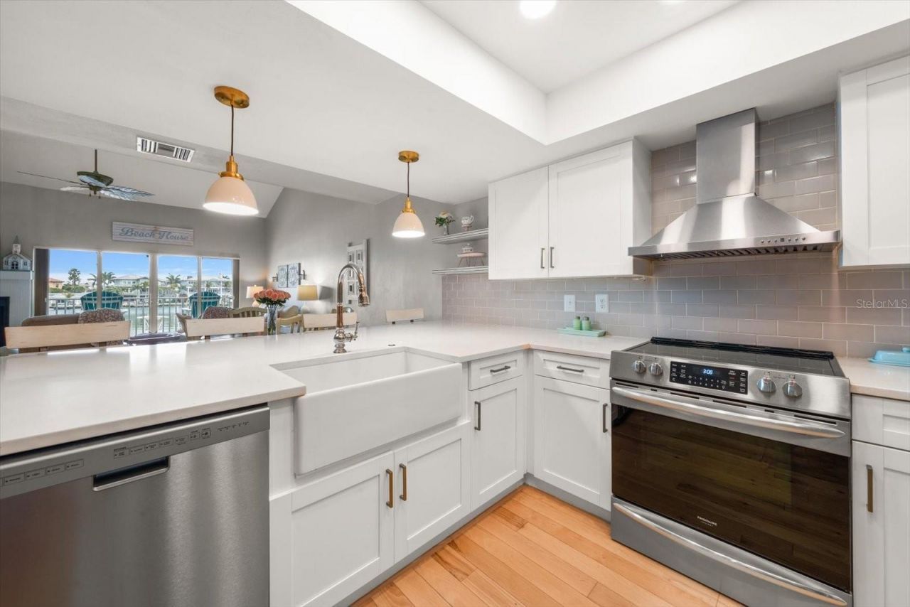 2515 Bay Boulevard, Unit B, Indian Rocks Beach, FL 33785 Photo