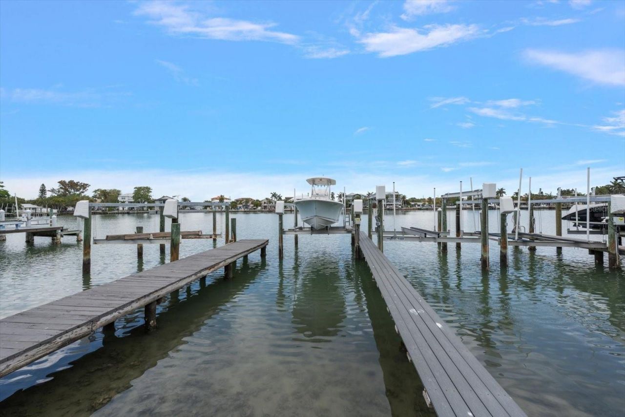 2515 Bay Boulevard, Unit B, Indian Rocks Beach, FL 33785 Photo