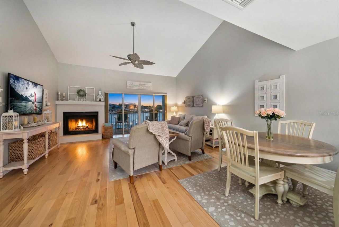 2515 Bay Boulevard, Unit B, Indian Rocks Beach, FL 33785 Photo