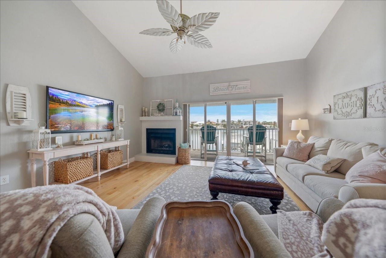 2515 Bay Boulevard, Unit B, Indian Rocks Beach, FL 33785 Photo