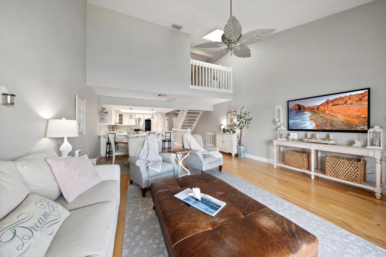 2515 Bay Boulevard, Unit B, Indian Rocks Beach, FL 33785 Photo