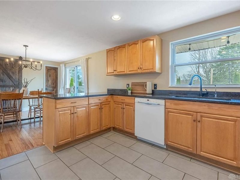 1026 Trianon Drive, Xenia Township, OH 45385 Photo 10