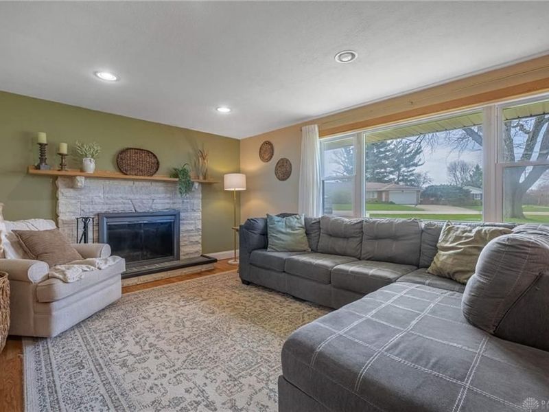 1026 Trianon Drive, Xenia Township, OH 45385 Photo 2