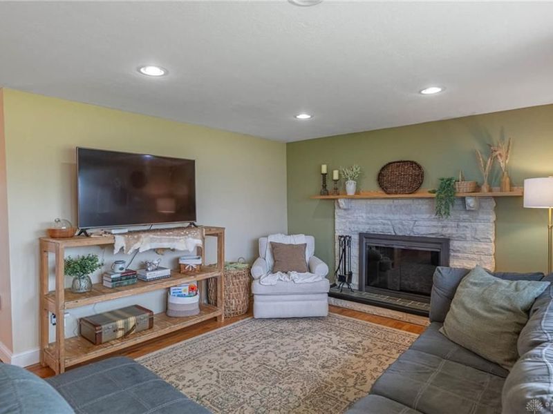 1026 Trianon Drive, Xenia Township, OH 45385 Photo 3