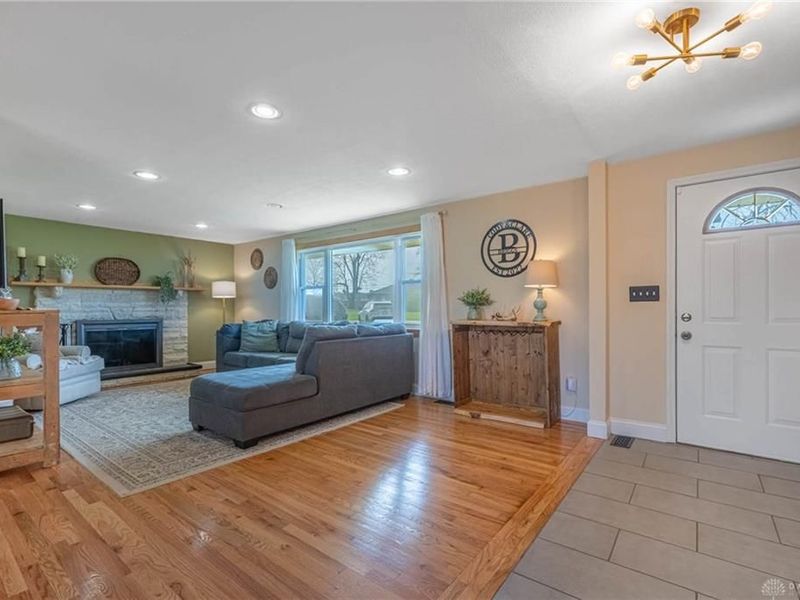 1026 Trianon Drive, Xenia Township, OH 45385 Photo 4