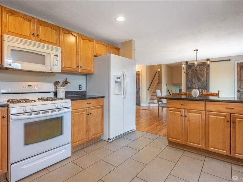 1026 Trianon Drive, Xenia Township, OH 45385 Photo 9