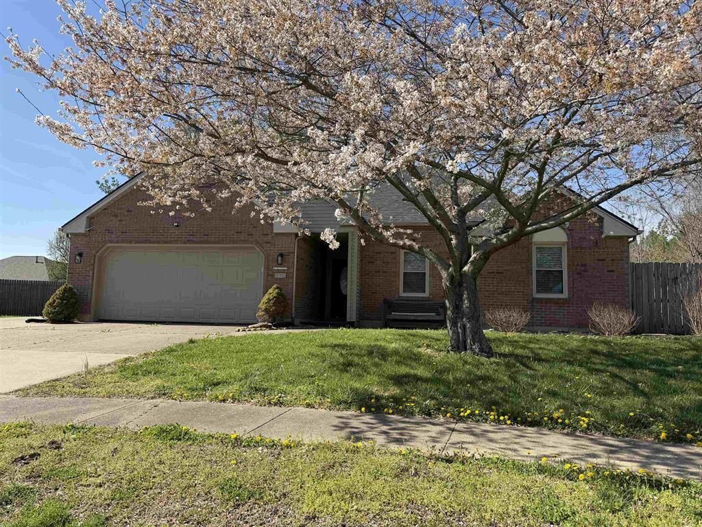 3829 Raintree Dr, Owensboro, KY 42301 Main Photo