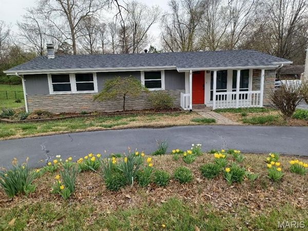 7910 S Rock Hill Road, St Louis, MO 63123