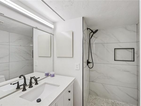 499 Forest Lakes BLVD, Unit 305, NAPLES, FL 34105