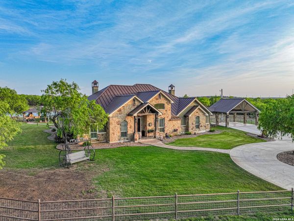 819 County Road 356, La Vernia, TX 78121