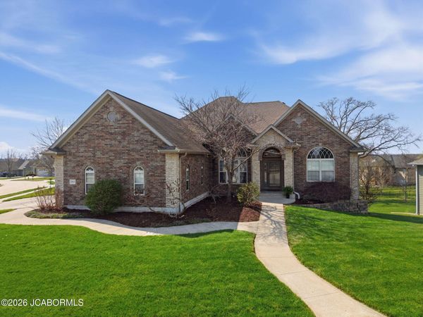 1913 SURREY COURT, Columbia, MO 65203
