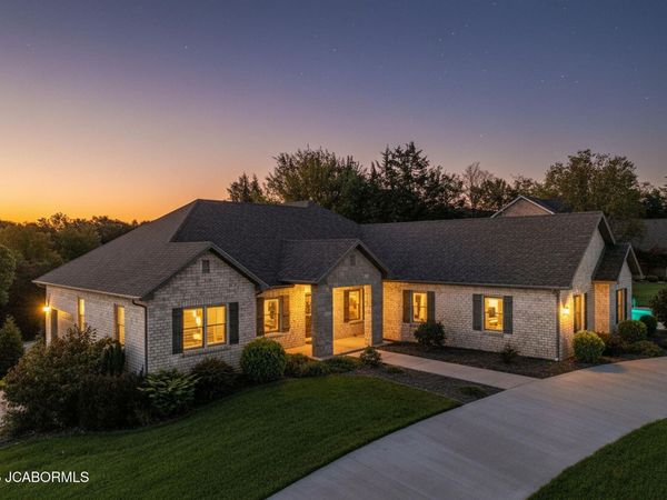 245 VIRGINIA TRAIL, Jefferson City, MO 65109