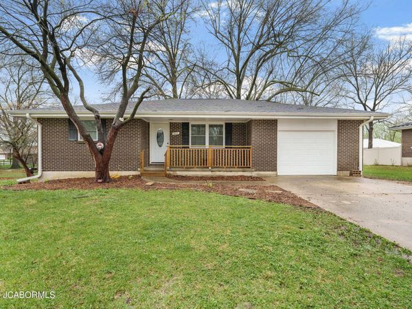 903 DEBIE STREET, California, MO 65018