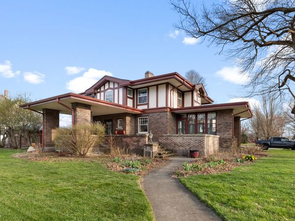 205 E Lincoln Avenue , Watseka, IL 60970