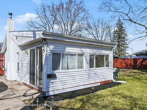 719 Robert Street, Lansing, MI 48910