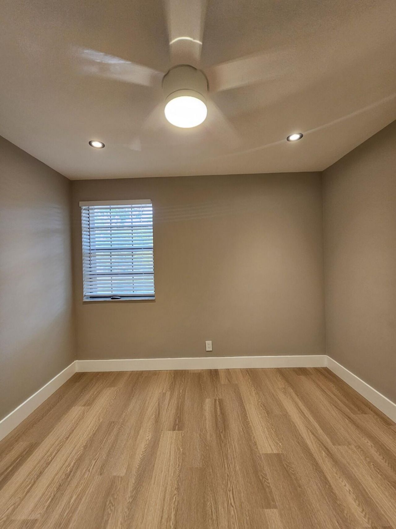 3190 Leewood Terrace, Unit L203, Boca Raton, FL 33431 Photo