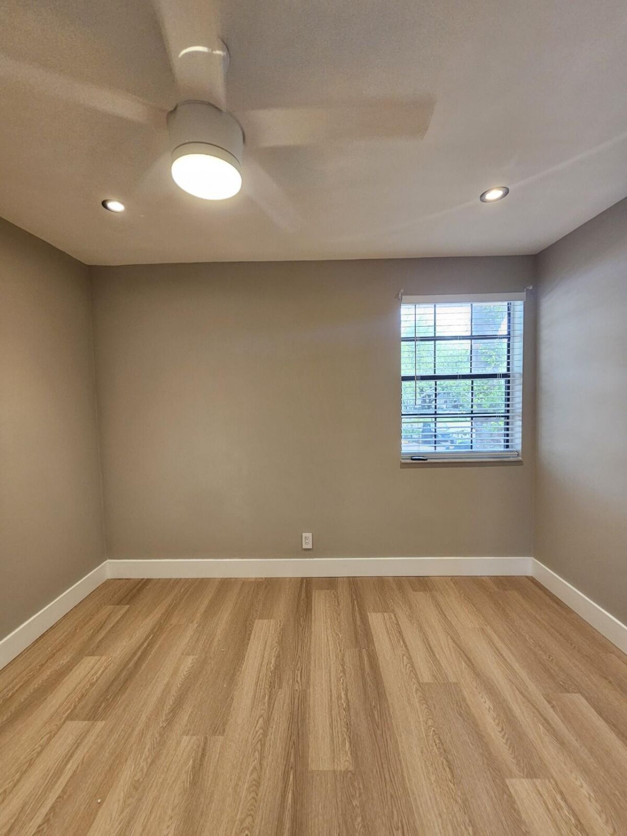 3190 Leewood Terrace, Unit L203, Boca Raton, FL 33431 Photo