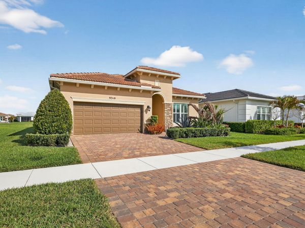 9318 SW Miracoli Way, Port St. Lucie, FL 34987