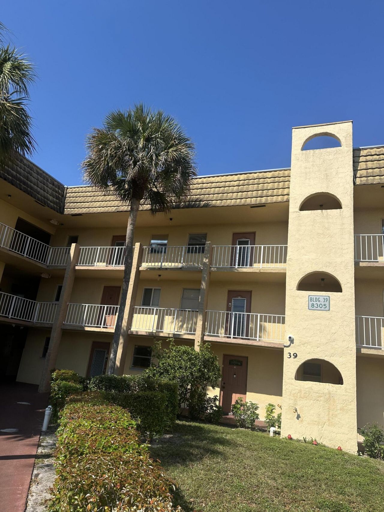 8305 Sunrise Lakes Boulevard, Unit 308, Sunrise, FL 33322 Photo