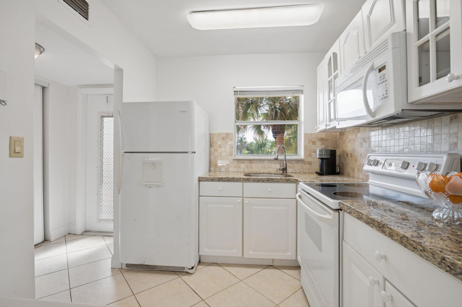 8305 Sunrise Lakes Boulevard, Unit 308, Sunrise, FL 33322 Photo