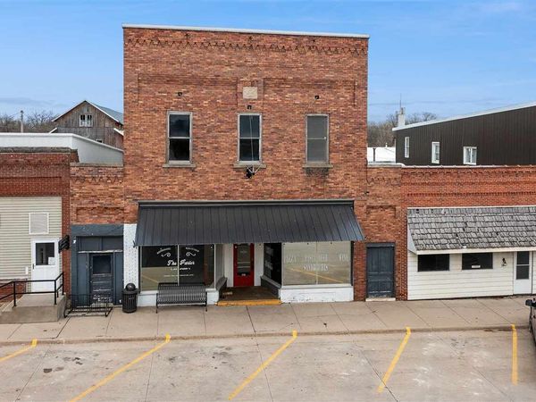 230-234 8th Ave, Wellman, IA 52356