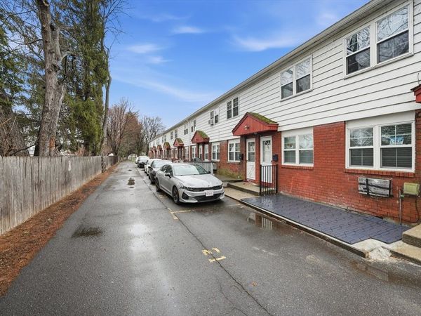269 Chicopee St, Unit 17, Chicopee, MA 01013