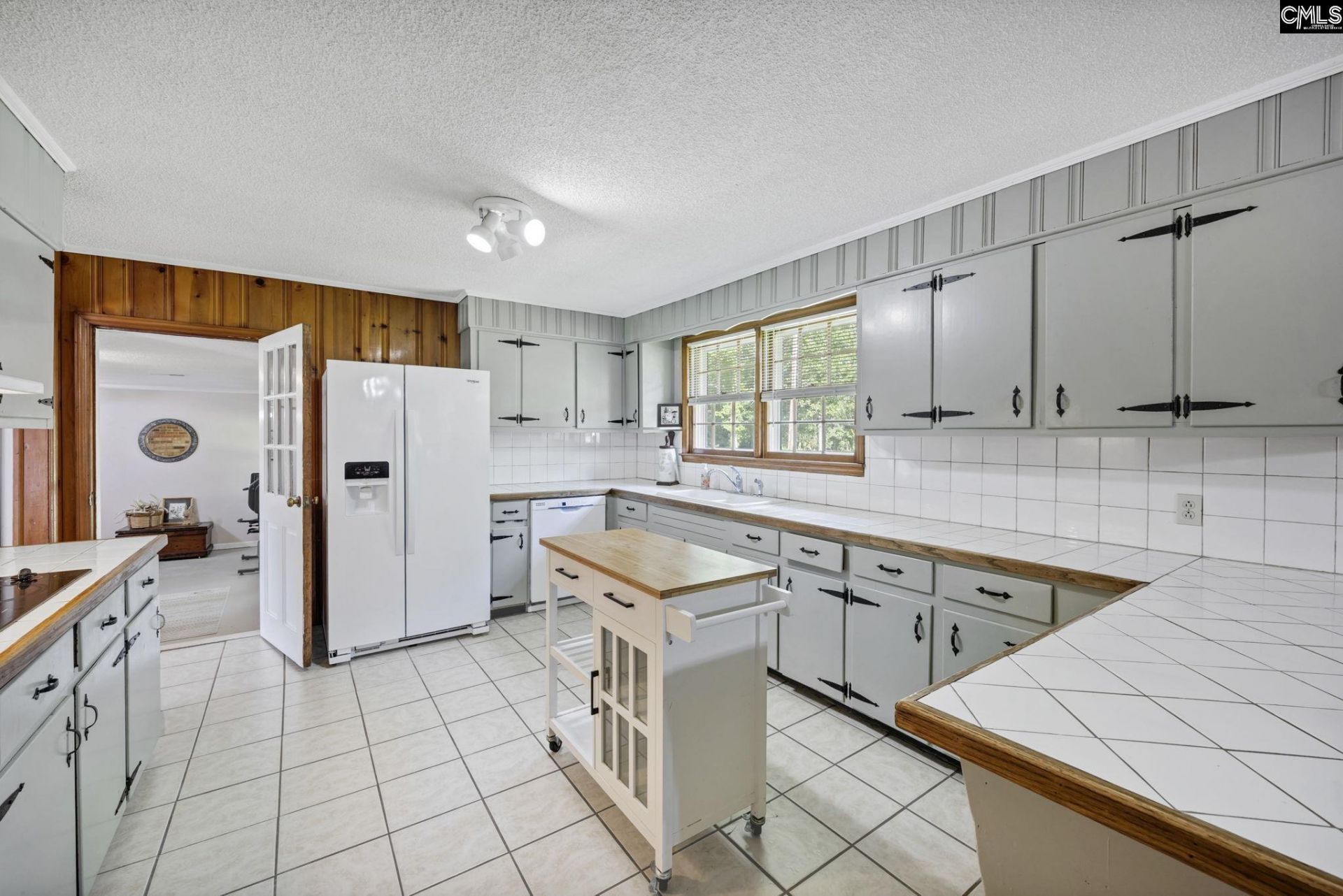 159 Rogers Road  Photo 12