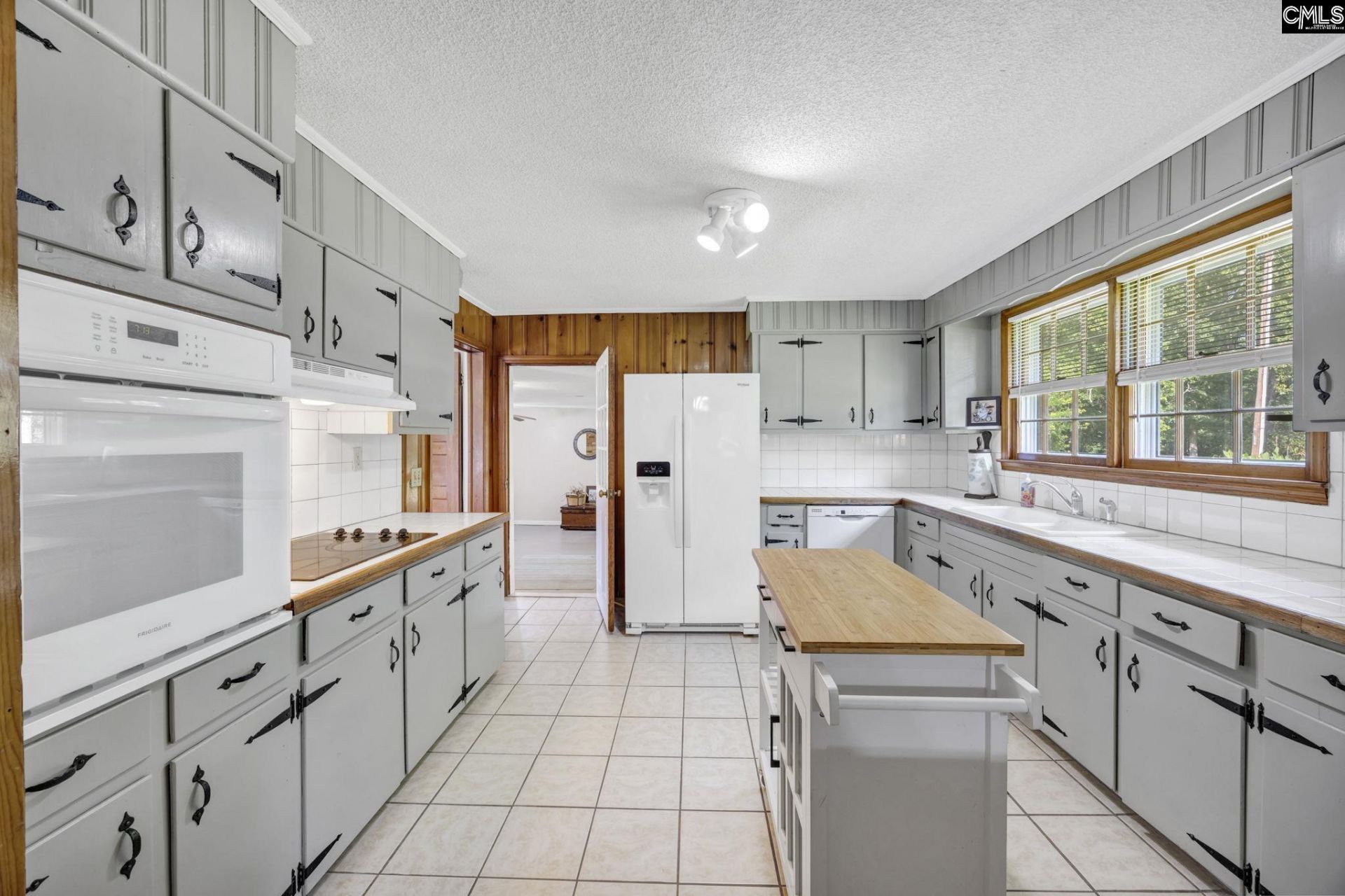 159 Rogers Road  Photo 14