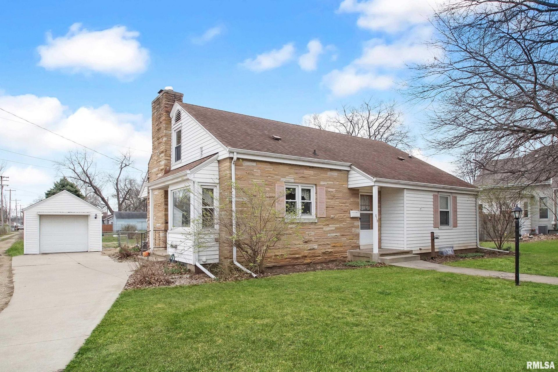 818 W Truitt Avenue, Chillicothe, IL 61523 Main Photo