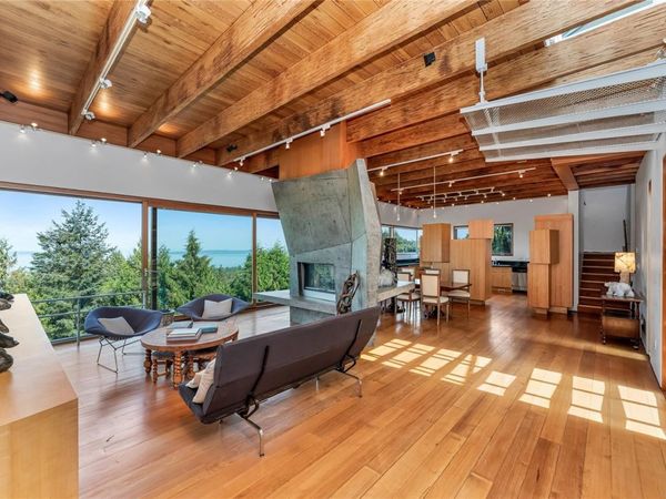 8909 Park Pacific Terr , North Saanich, BC V8L 5B1