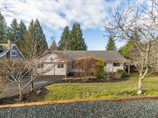 519 ASPEN Ave , Qualicum Beach, BC V9K 1A6