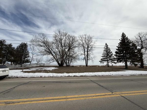 141 W BAYSHORE STREET, Marinette, WI 54143