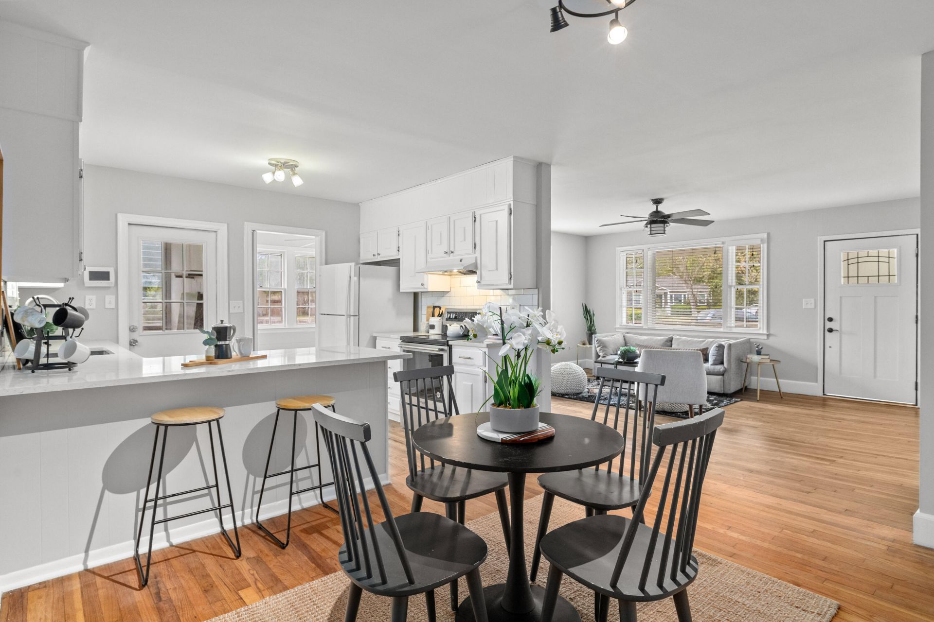 5252 Braddock Avenue Photo 12