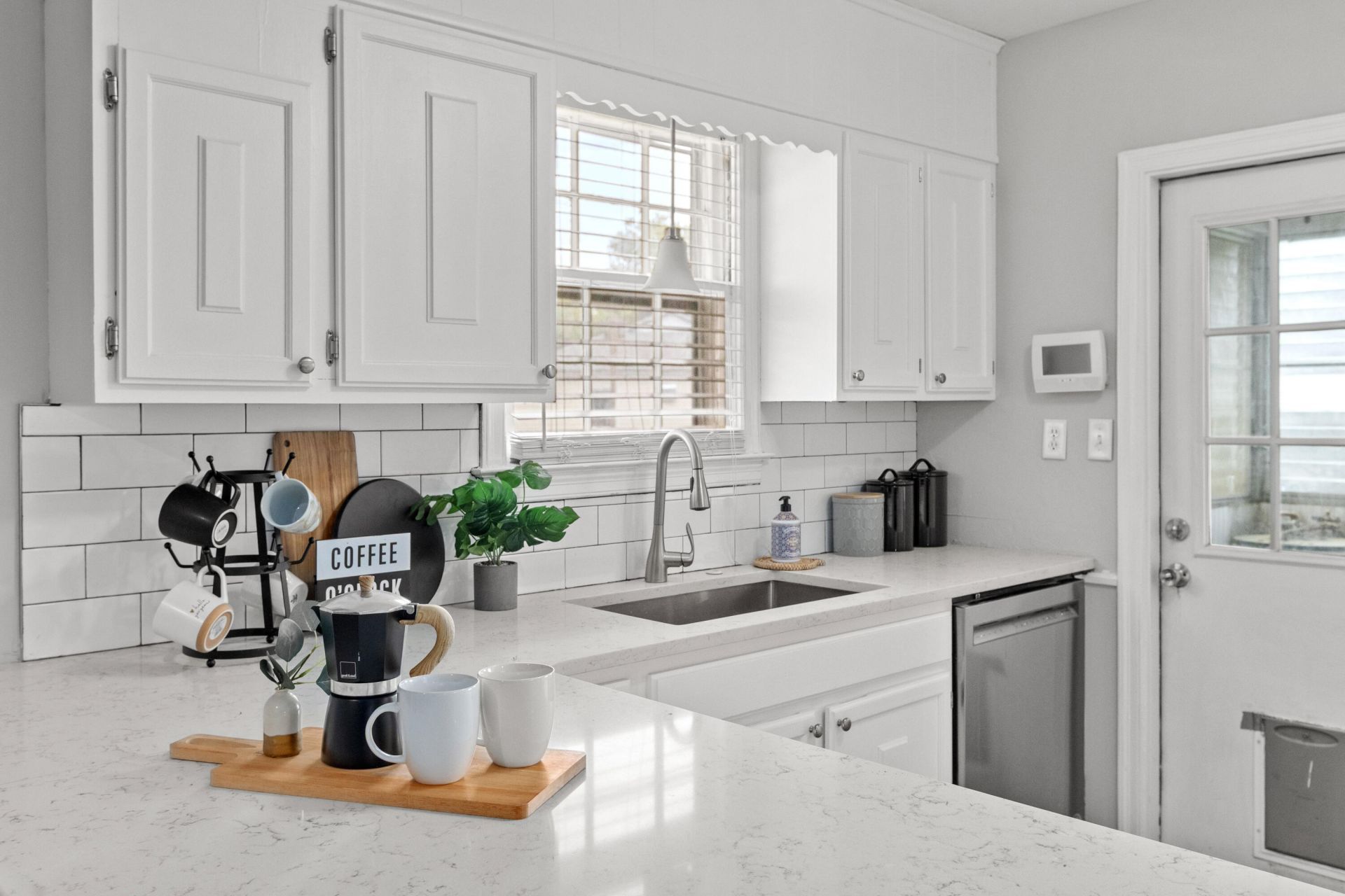 5252 Braddock Avenue Photo 14