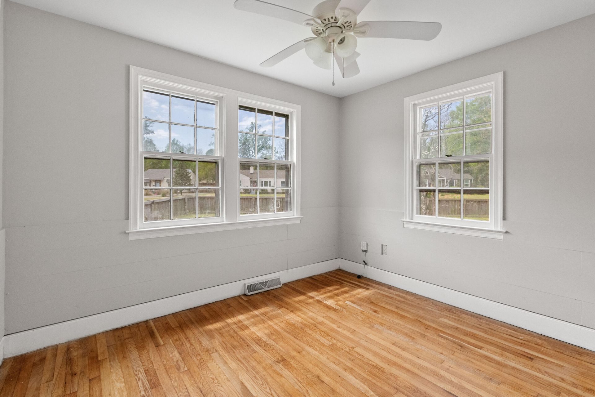 5252 Braddock Avenue Photo 19