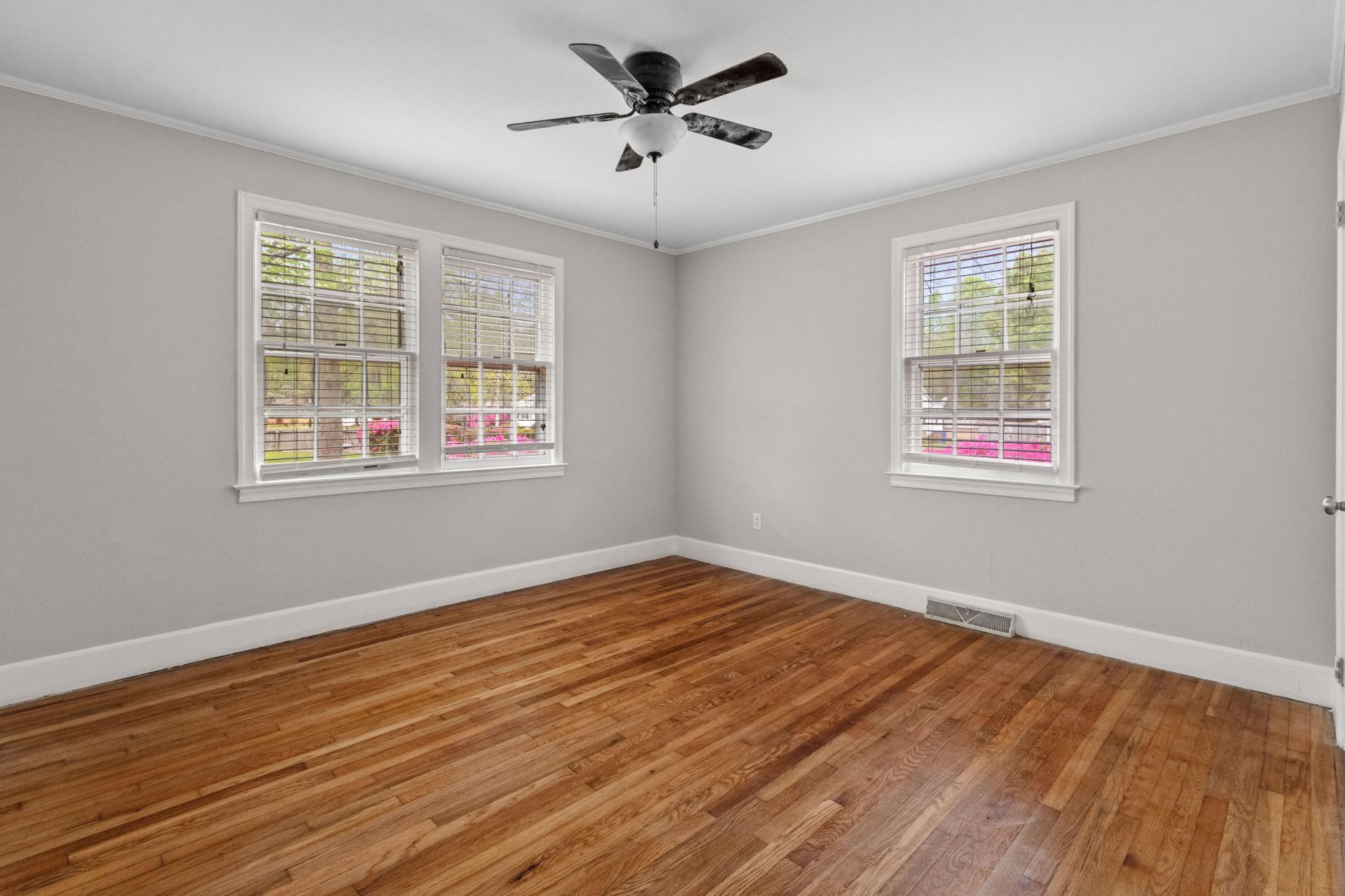 5252 Braddock Avenue Photo 20