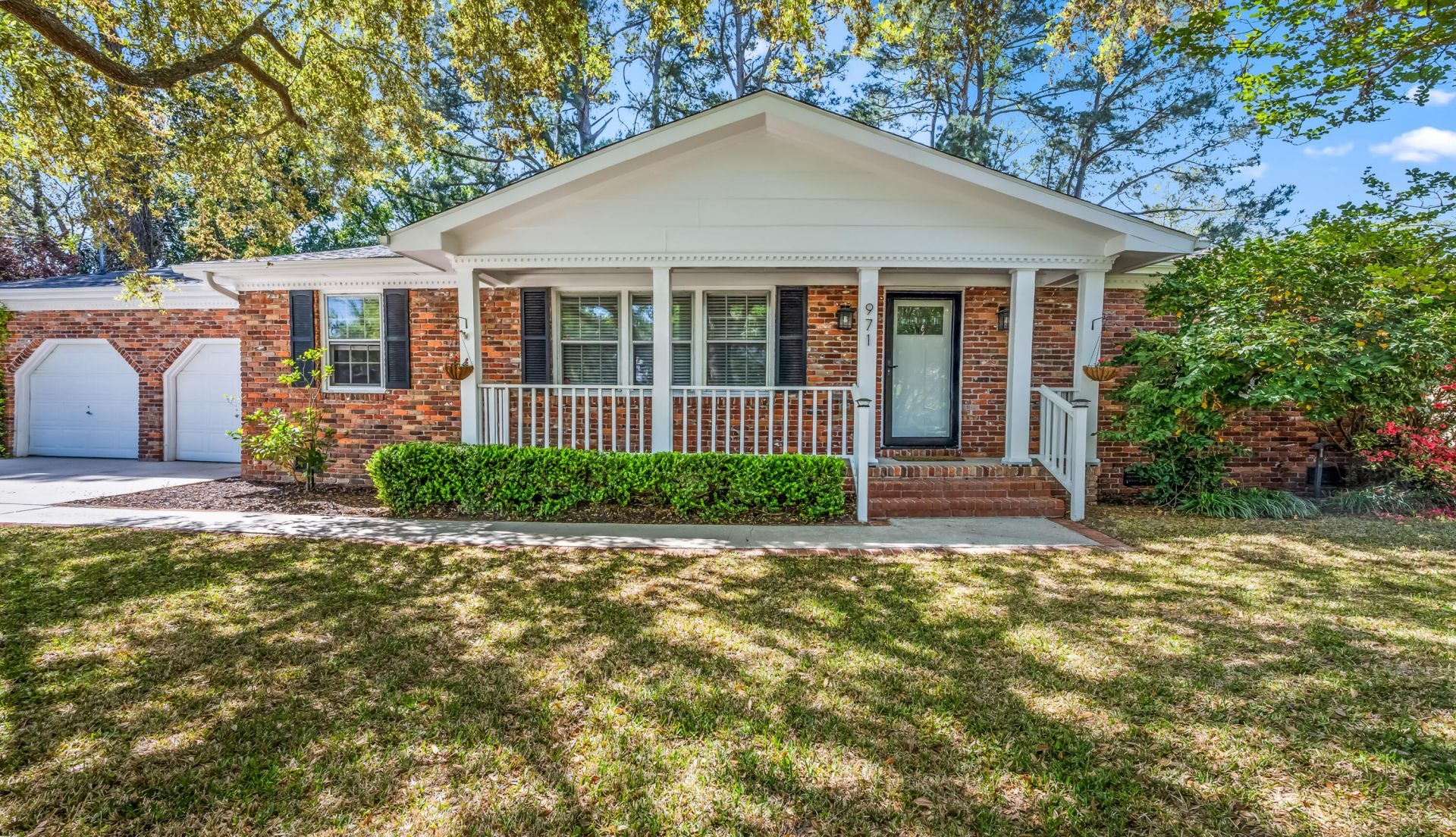 971 Carmel Drive Photo 1