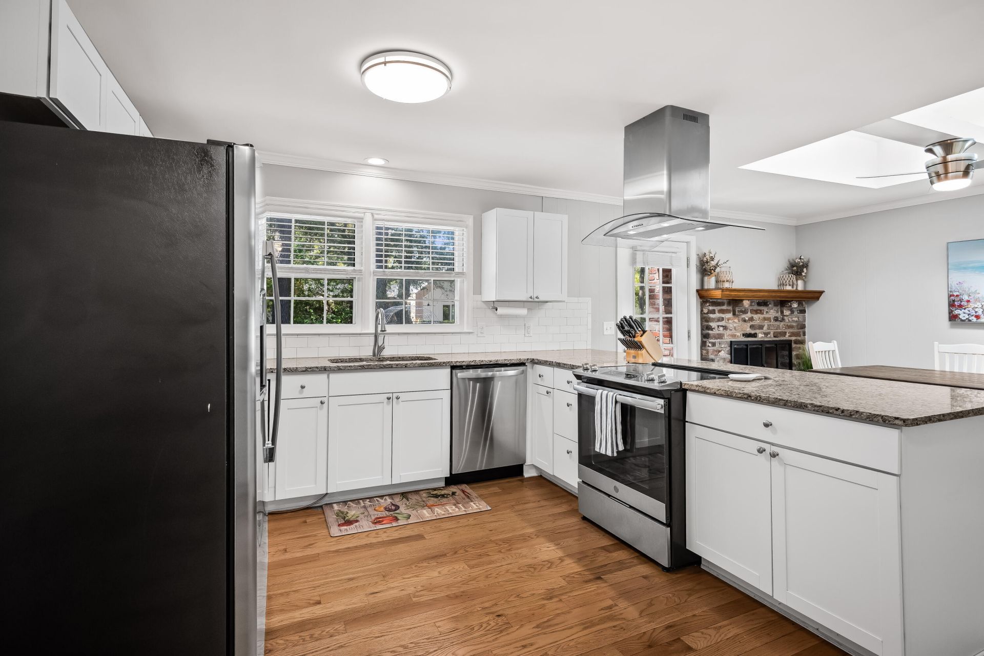 971 Carmel Drive Photo 17