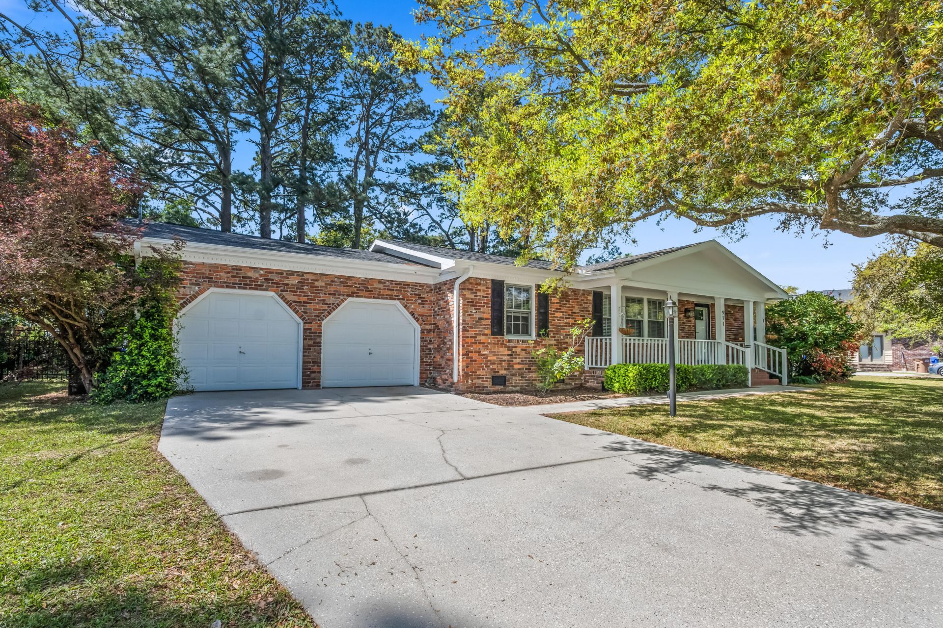 971 Carmel Drive Photo 2