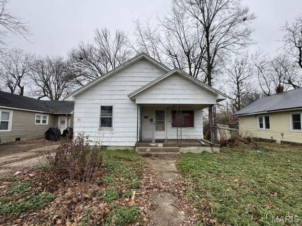 720 Matthews Avenue , Sikeston, MO 63801