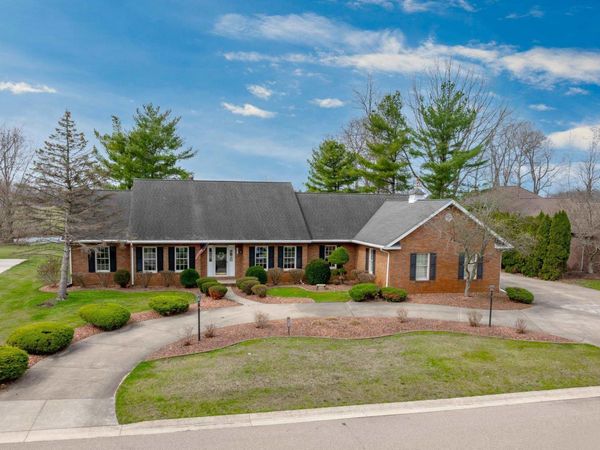 2817 E Prestwick Road, Winona Lake, IN 46590