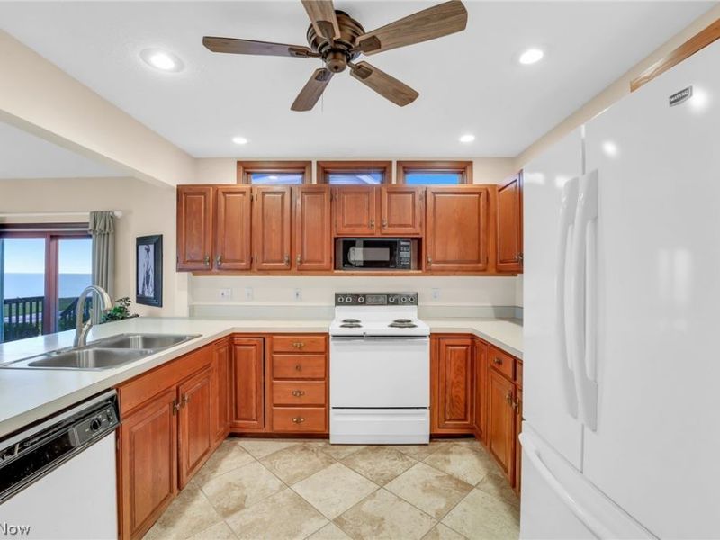 4502 Edgewater Drive, Sheffield Lake, OH 44054 Photo 14