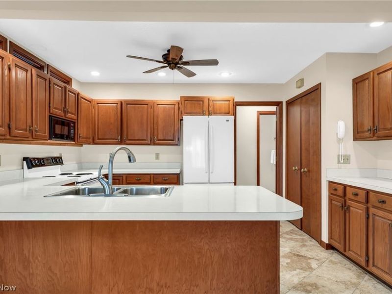 4502 Edgewater Drive, Sheffield Lake, OH 44054 Photo 17