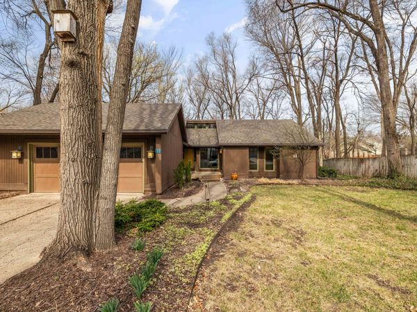 956 55th Street, West Des Moines, IA 50266