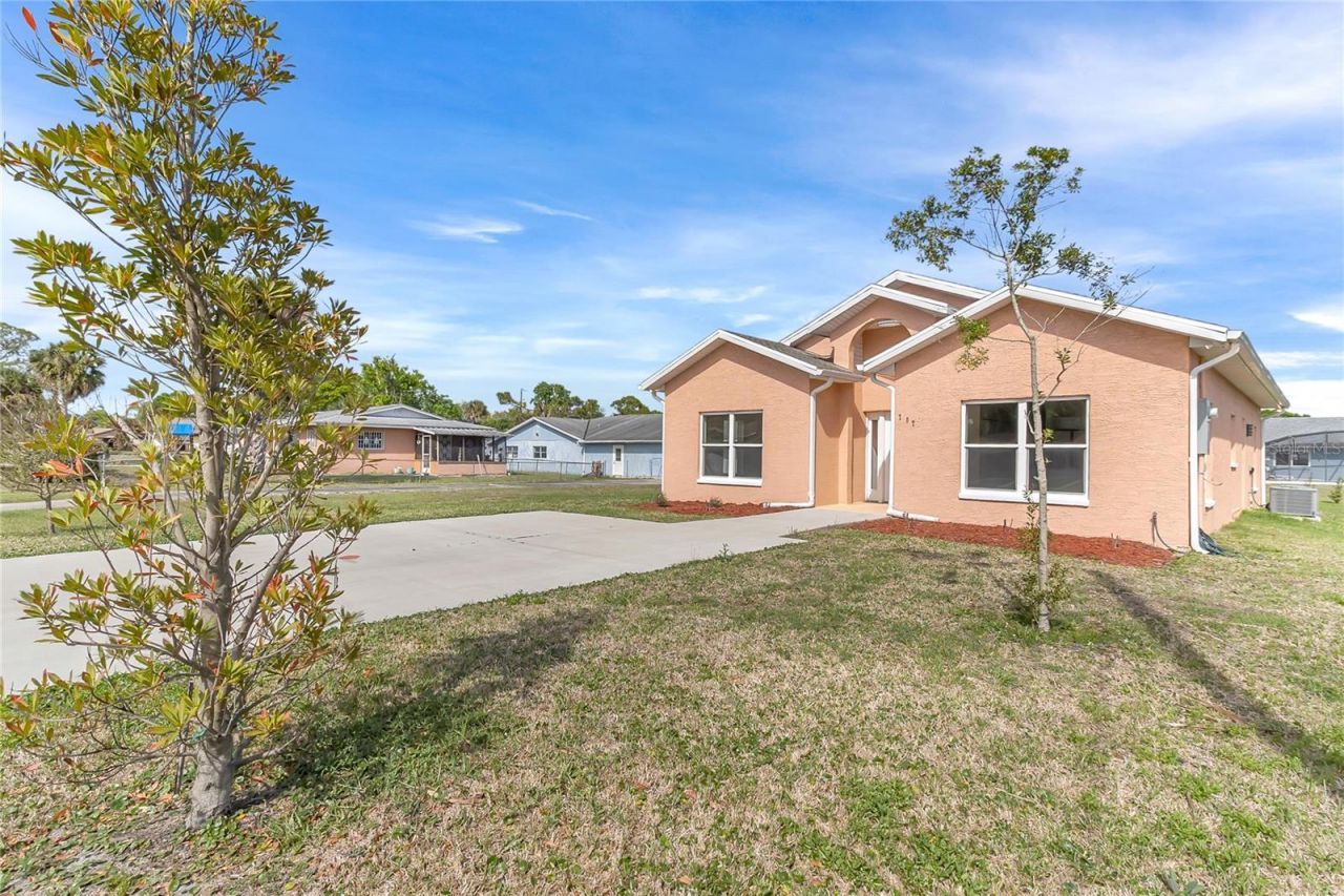 707 Hamilton Street , New Smyrna Beach, FL 32168 Photo
